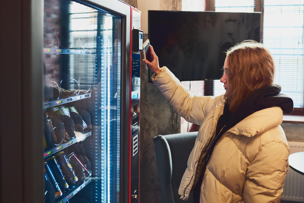 Vending machine: Soluții moderne pentru snackuri și băuturi