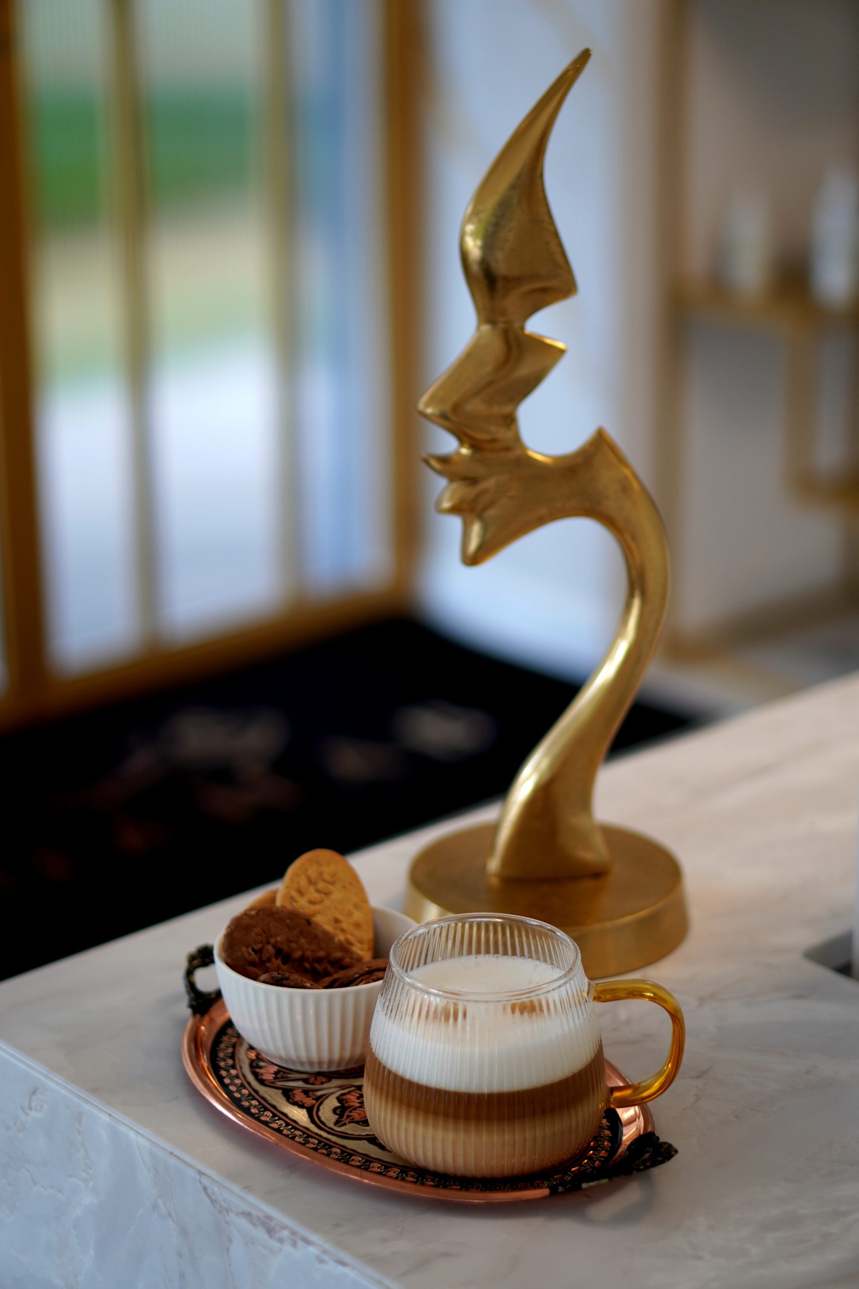 Cum arată o vizită într-un salon de unghii care pune accent pe calitate